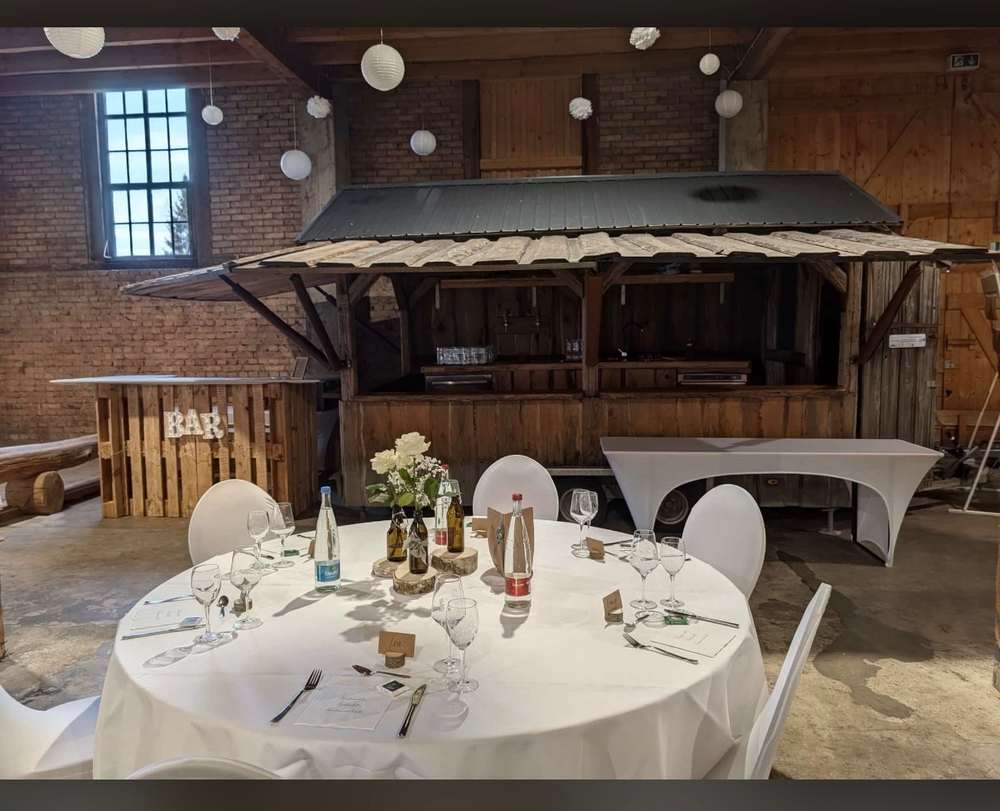 Bierwagen in der Scheune